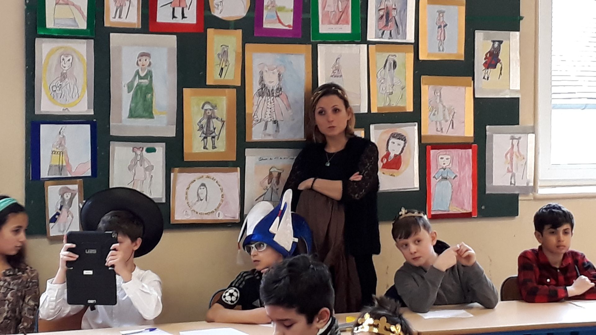 Atelier en classe à l'école élémentaire Jules Ferry de Rueil-Malmaison