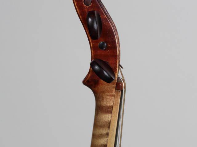 Dessus de violon construit par Giovanna Chitto et Antoine Laulhère pour le CMBV - vue du manche